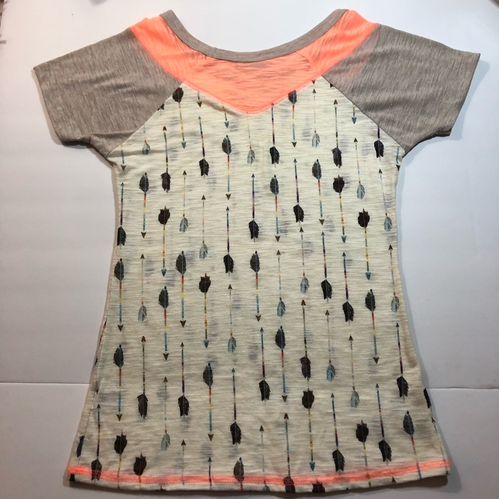 Buckle shirt. Cream with Arrows. Size S. - Picture 3 of 4